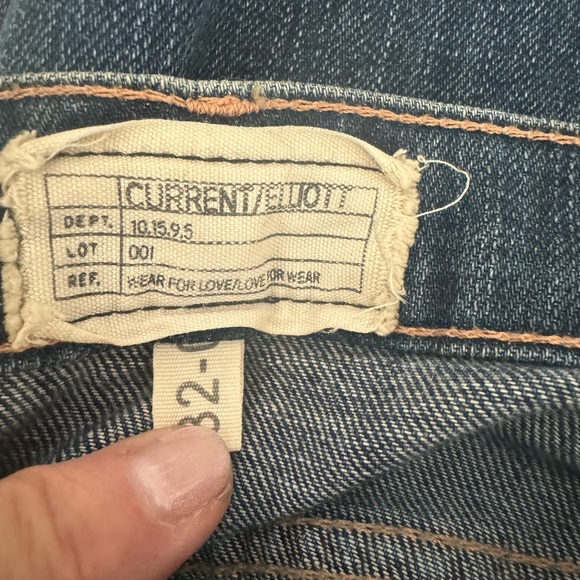 Current Elliot Flip Flop Jeans Raw Hem - Picture 4 of 9